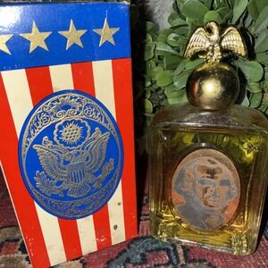 AVON 1970 GEORGE WASHINGTON  *FULL* 4 oz AFTER SHAVE In Original Box!! Vintage